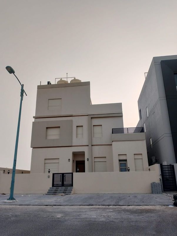 صورة شاليه للبيع في صباح الاحمد البحرية