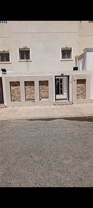بيت للايجار في الظهر